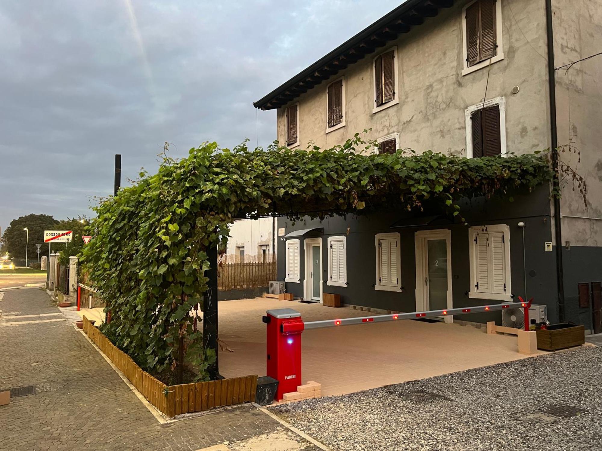 La Pergola Suites ドッソブオノ エクステリア 写真